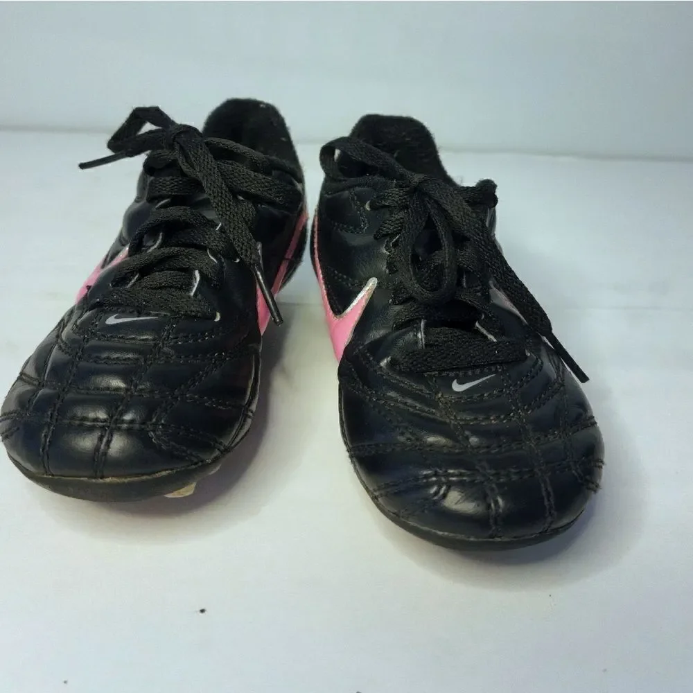 Nike soccer ⚽️ cleats kids size 10 pink and black
